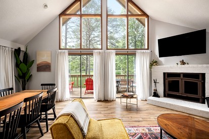 Pet Friendly A-frame with Hot-tub in Hedgesville, West Virginia - Hedgesville, West Virginia - glamping.directory