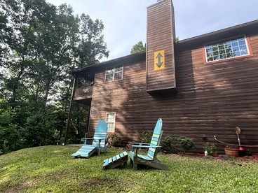 Spacious Camping Cabin Perfect for Families in the Blue Ridge Mountains of Georgia - Blairsville, Georgia - glamping.directory
