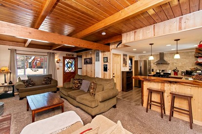 Stunning Wooden Cabin with Fire Pit and Barbecue in Big Bear Lake, California - Big Bear Lake, California - glamping.directory