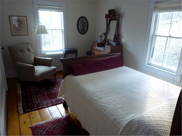 Charming 1864 Farmhouse Bordering Mohonk Preserve, New York - New Paltz , New York - glamping.directory