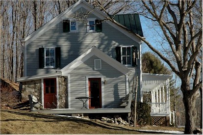 Charming 1864 Farmhouse Bordering Mohonk Preserve, New York - New Paltz , New York - glamping.directory