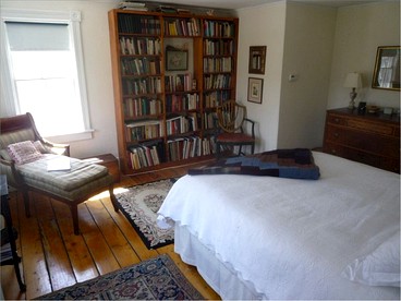 Charming 1864 Farmhouse Bordering Mohonk Preserve, New York - New Paltz , New York - glamping.directory
