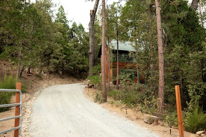 Tranquil Waterfront Hideaway with Forest Views & Outdoor Living in Bass Lake, California - Bass Lake, California - glamping.directory