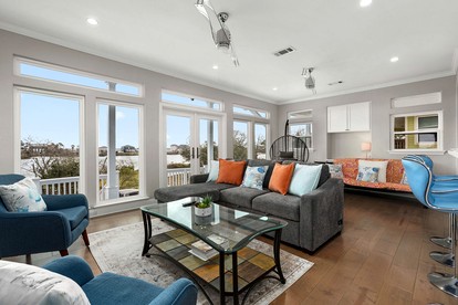 Beautiful Modern Vacation Rental with Blissful Bay Views for a Relaxing Escape in League City, Texas - League City, Texas - glamping.directory
