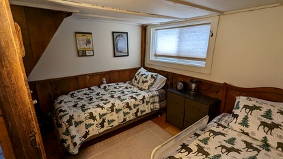 Rustic Cabin with Barbecue Perfect for Water Activities in Chittenden, Vermont - Chittenden, Vermont - glamping.directory