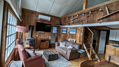 Rustic Cabin with Barbecue Perfect for Water Activities in Chittenden, Vermont - Chittenden, Vermont - glamping.directory