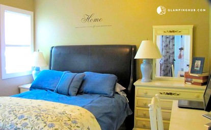 Charming Waterfront Cottage Rental near Topsmead State Forest, Connecticut - Harwinton, Connecticut - glamping.directory