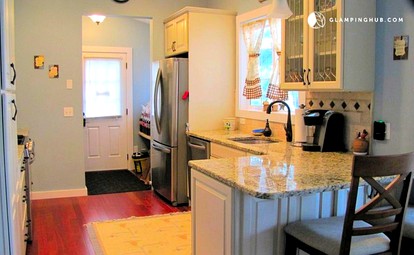 Charming Waterfront Cottage Rental near Topsmead State Forest, Connecticut - Harwinton, Connecticut - glamping.directory