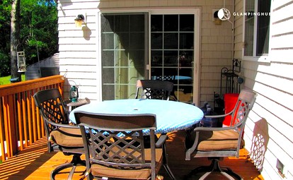 Charming Waterfront Cottage Rental near Topsmead State Forest, Connecticut - Harwinton, Connecticut - glamping.directory