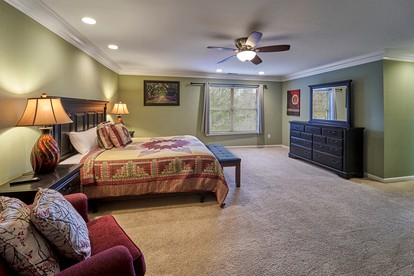 Stunning Cottage with Hot-tub, Barbecue and Games in Gatlinburg, Tennessee - Gatlinburg, Tennessee - glamping.directory