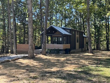 The Getaway at The Retreat in Monteagle, TN - Monteagle, Tennessee - glamping.directory