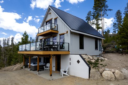 Unforgettable Scenery: Hot Tub Getaway with Grand Lake & Shadow Mountain Lake Vistas - glamping.directory