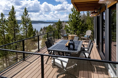 Unforgettable Scenery: Hot Tub Getaway with Grand Lake & Shadow Mountain Lake Vistas - Grand Lake, Colorado - glamping.directory