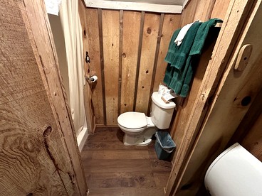 Peaceful and Pet Friendly Studio Cabin in Payson, Arizona, Perfect for a Glamping Weekend - Payson, Arizona - glamping.directory