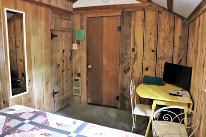 Peaceful and Pet Friendly Studio Cabin in Payson, Arizona, Perfect for a Glamping Weekend - Payson, Arizona - glamping.directory
