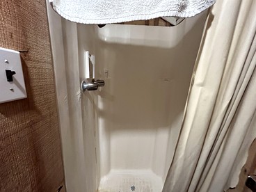 Peaceful and Pet Friendly Studio Cabin in Payson, Arizona, Perfect for a Glamping Weekend - Payson, Arizona - glamping.directory