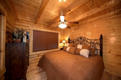 Spacious Gatlinburg Cabin Rental Ideal for a Getaway in Tennessee - Gatlinburg, Tennessee - glamping.directory