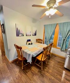 Sweet Comfy Cabin with Beautiful Hiking Trails and Outdoor Adventures in TN - Dandridge, Tennessee - glamping.directory