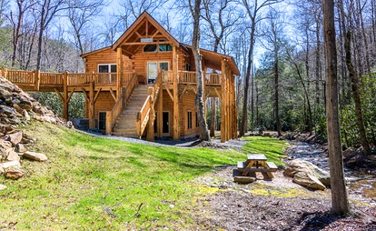 Serenity Awaits: Secluded Cabin Rental in Black Mountain, North Carolina - Black Mountain, North Carolina - glamping.directory