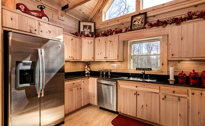 Serenity Awaits: Secluded Cabin Rental in Black Mountain, North Carolina - Black Mountain, North Carolina - glamping.directory