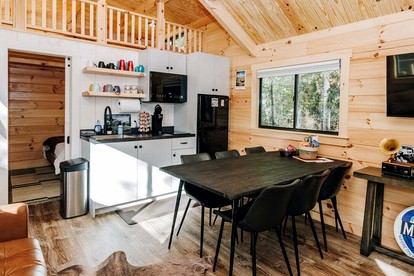 Charming Cabin with Private Hot Tub Near Red River Gorge in Campton, Kentucky - Campton, Kentucky - glamping.directory
