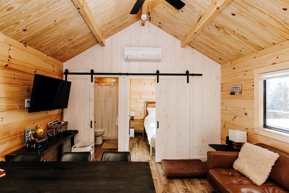Charming Cabin with Private Hot Tub Near Red River Gorge in Campton, Kentucky - Campton, Kentucky - glamping.directory