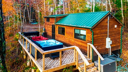 Charming Cabin with Private Hot Tub Near Red River Gorge in Campton, Kentucky - glamping.directory