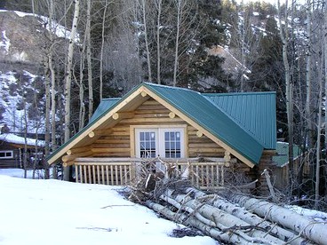 Authentic Log Cabin Rental with Wood from the San Juan Forest near Lake City Ski Hill, Colorado - Lake City, Colorado - glamping.directory