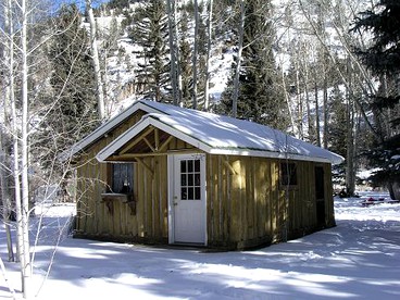 Authentic Log Cabin Rental with Wood from the San Juan Forest near Lake City Ski Hill, Colorado - Lake City, Colorado - glamping.directory