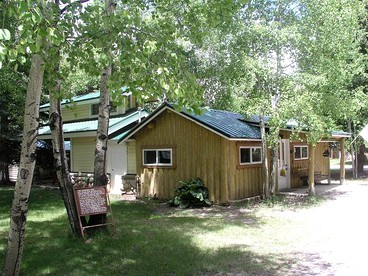 Authentic Log Cabin Rental with Wood from the San Juan Forest near Lake City Ski Hill, Colorado - Lake City, Colorado - glamping.directory