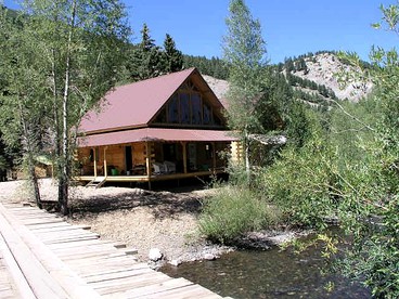 Authentic Log Cabin Rental with Wood from the San Juan Forest near Lake City Ski Hill, Colorado - Lake City, Colorado - glamping.directory