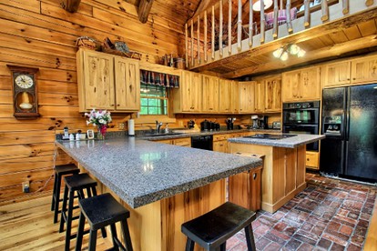 Secluded Log Cabin Rental with a Hot Tub in the Hocking Hills, Ohio - Logan, Ohio - glamping.directory