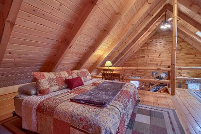 Secluded Log Cabin Rental with a Hot Tub in the Hocking Hills, Ohio - Logan, Ohio - glamping.directory