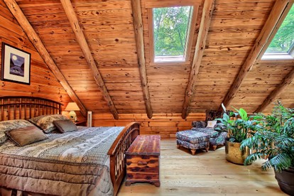 Secluded Log Cabin Rental with a Hot Tub in the Hocking Hills, Ohio - Logan, Ohio - glamping.directory
