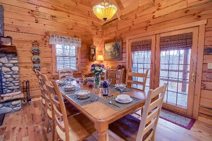 Secluded Log Cabin Rental with a Hot Tub in the Hocking Hills, Ohio - Logan, Ohio - glamping.directory