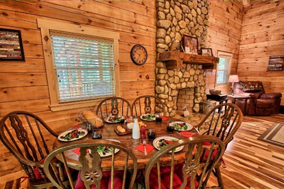 Secluded Log Cabin Rental with a Hot Tub in the Hocking Hills, Ohio - Logan, Ohio - glamping.directory