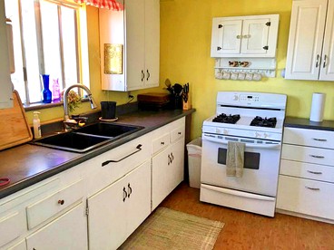Rustic Cabin Rental Surrounded by the Mojave Desert in Yucca Valley, California - Yucca Valley, California - glamping.directory