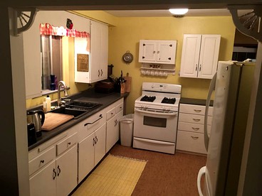 Rustic Cabin Rental Surrounded by the Mojave Desert in Yucca Valley, California - Yucca Valley, California - glamping.directory
