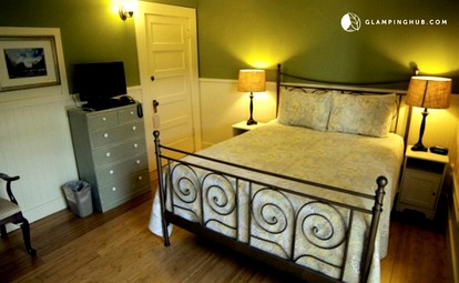Cozy and Welcoming Boutique Property close to Pine Mountain Lake, California - Groveland, California - glamping.directory