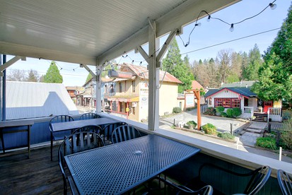 Cozy and Welcoming Boutique Property close to Pine Mountain Lake, California - Groveland, California - glamping.directory