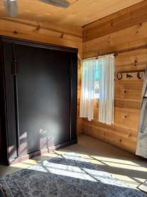 Cozy Rustic Cabin on a Working Horse Ranch for a Unique Getaway in Granite Bay, California - Granite Bay, California - glamping.directory