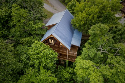 Family Glamping Getaway in the Great Smoky Mountains in this Wonderful Cabin Rental in Pigeon Forge - Pigeon Forge, Tennessee - glamping.directory
