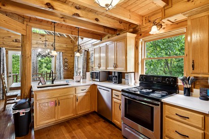 Family Glamping Getaway in the Great Smoky Mountains in this Wonderful Cabin Rental in Pigeon Forge - Pigeon Forge, Tennessee - glamping.directory
