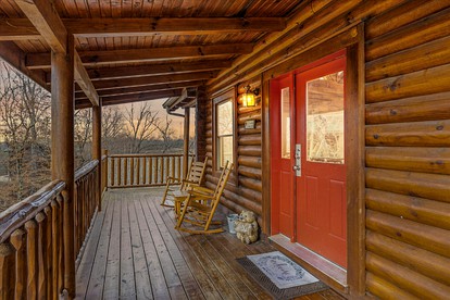 Family Glamping Getaway in the Great Smoky Mountains in this Wonderful Cabin Rental in Pigeon Forge - Pigeon Forge, Tennessee - glamping.directory