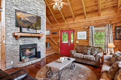 Family Glamping Getaway in the Great Smoky Mountains in this Wonderful Cabin Rental in Pigeon Forge - Pigeon Forge, Tennessee - glamping.directory