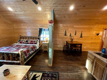 Enchanting Rental with Indoor Jacuzzi and Little Terrace in Montana - Thompson Falls, Montana - glamping.directory