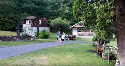 Superb Getaway Cabin near Lake George in Warren County, New York - Lake George, New York - glamping.directory