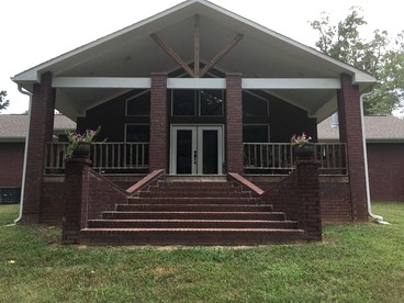 Lake Hamilton Cabin Retreat for Twelve in the Ouachita Mountains, Arkansas - glamping.directory