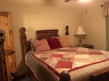 Lake Hamilton Cabin Retreat for Twelve in the Ouachita Mountains, Arkansas - Royal, Arkansas - glamping.directory