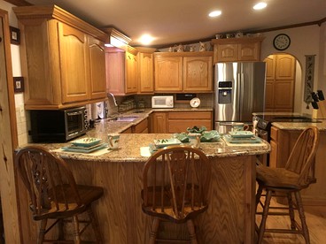 Lake Hamilton Cabin Retreat for Twelve in the Ouachita Mountains, Arkansas - Royal, Arkansas - glamping.directory